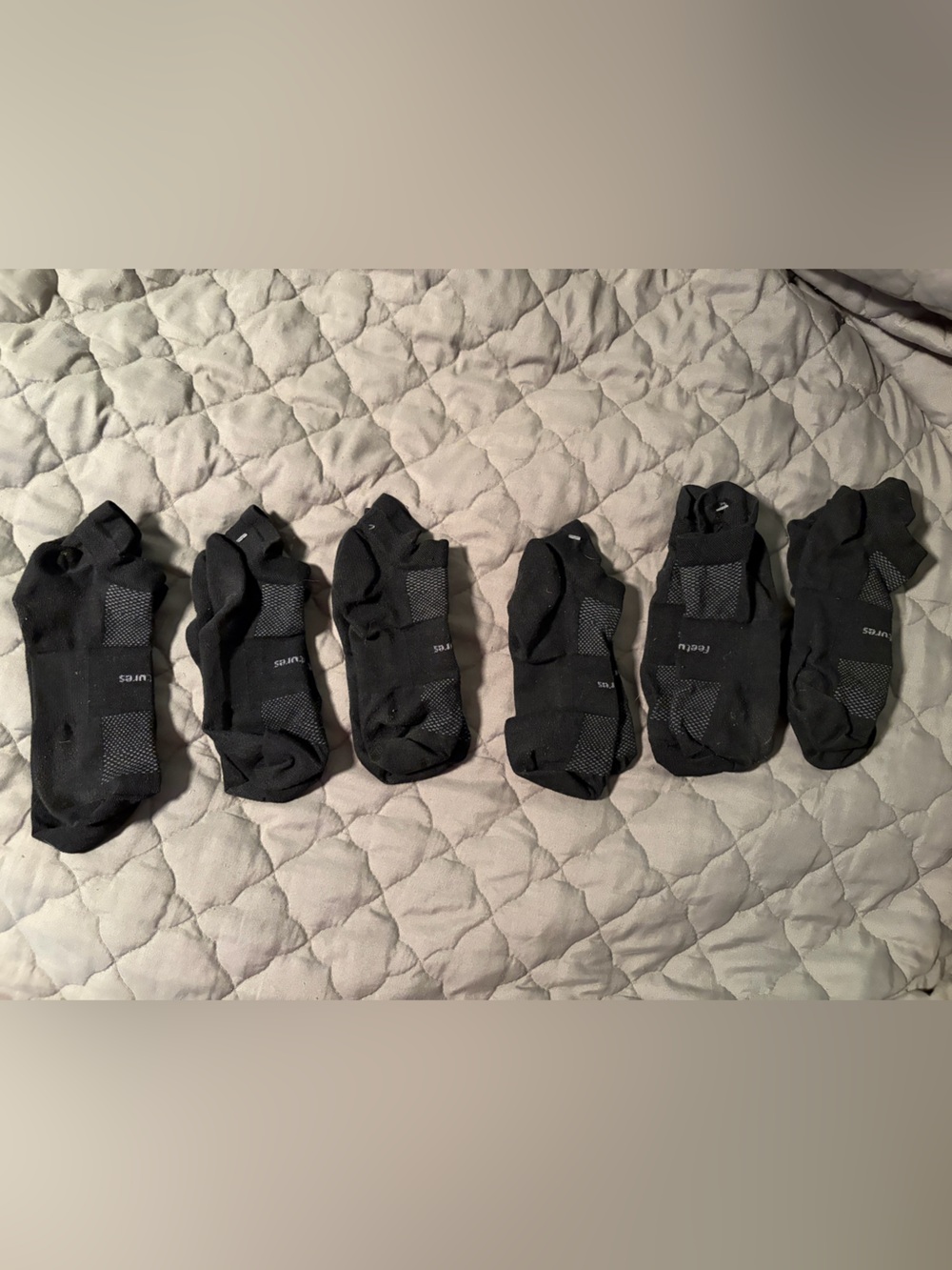 Feetures Mens Sz L Tab Socks- 6 pairs (Sz 9-12)